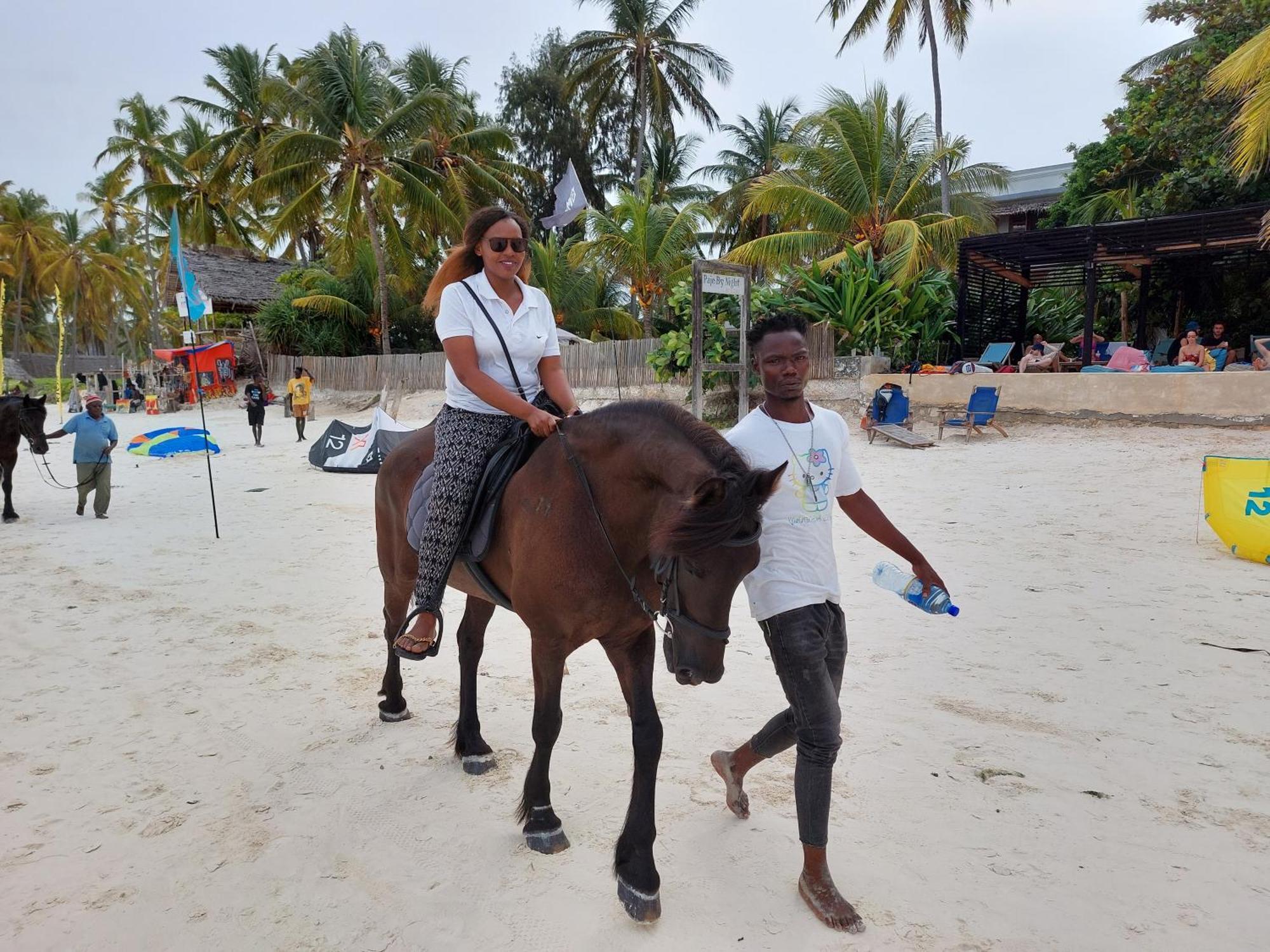 Holiday Time Bungalows Zanzibar 마템웨 외부 사진